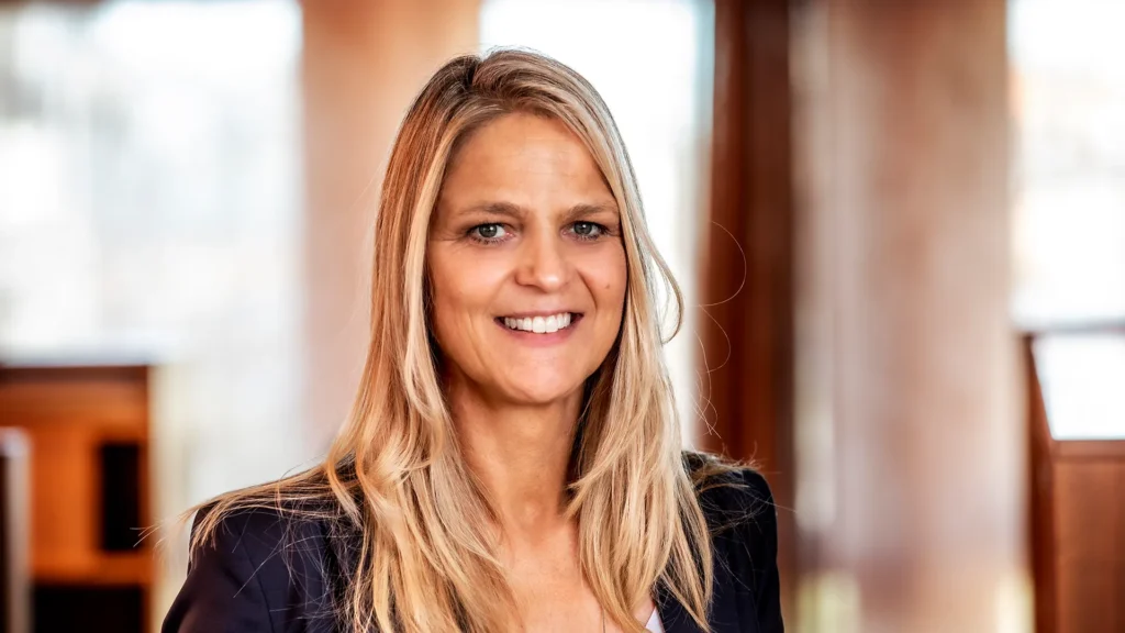 Porträttbild på Jenny Lilja Lagercrantz.