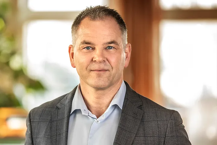 Porträttbild på Jens Breaum.