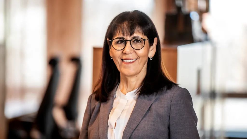 Porträttbild på Paula da Silva.