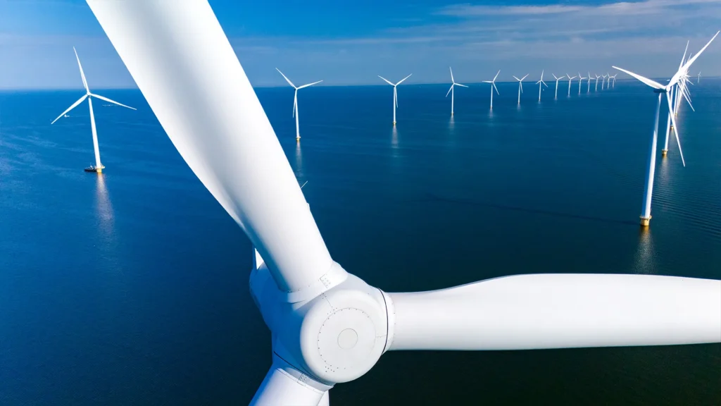 Vindkraftverk till havs.